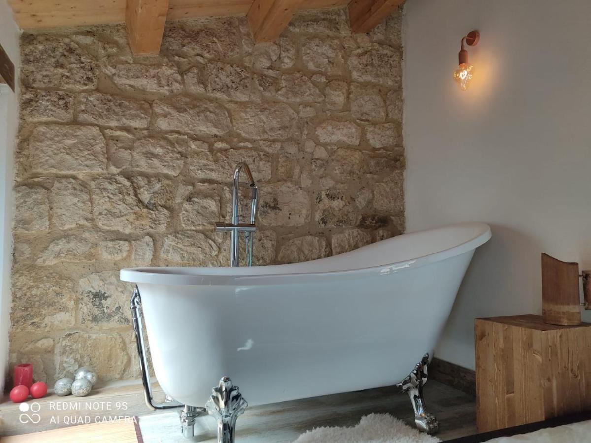 La Casa Del Poeta , Un Romantico Chalet Da Mille E Una Notte 佩特拉利亚索普拉纳 外观 照片