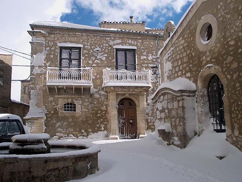 La Casa Del Poeta , Un Romantico Chalet Da Mille E Una Notte 佩特拉利亚索普拉纳 外观 照片